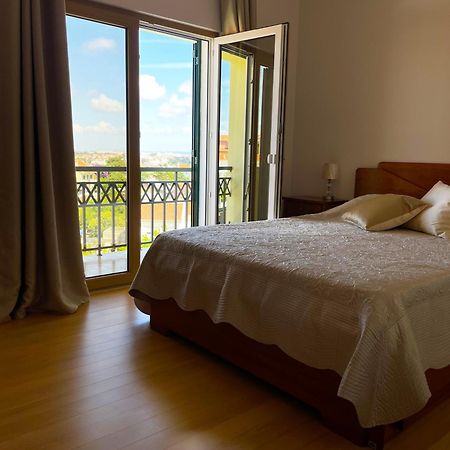 Lolik Villa Sobreda Εξωτερικό φωτογραφία